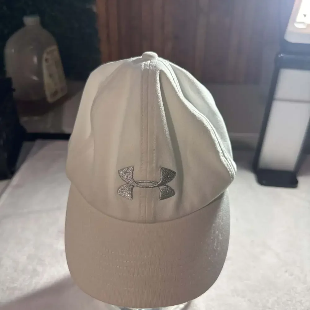 Under Armour Baseball Cap - Light Gray, One Size, Excellent Condition